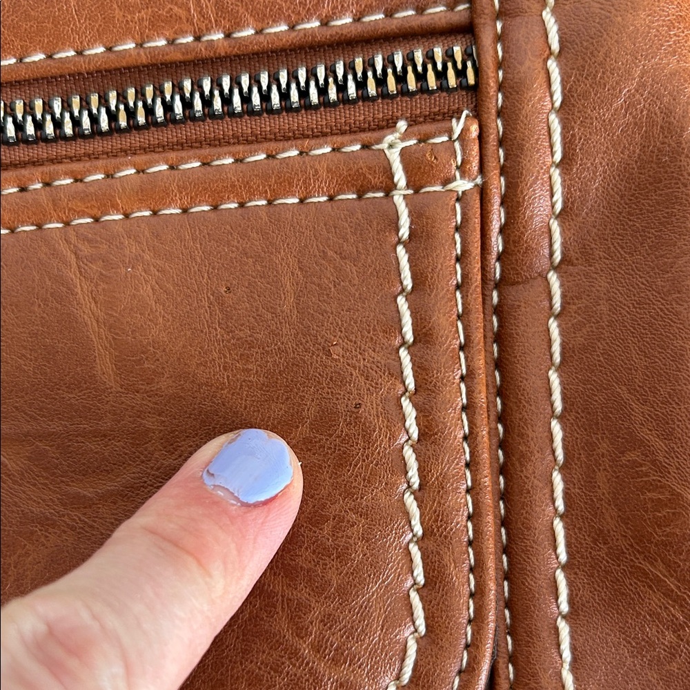 Børn Brown Adjustable Crossbody Bag with Front Pocket - Picture 11 of 16